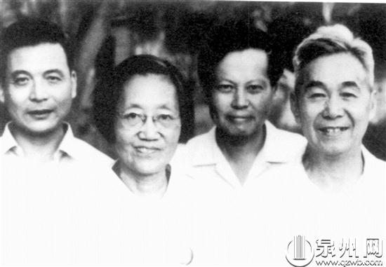 張文裕、王承書夫婦與楊振寧、鄧稼先合影(右起:張文裕、楊振寧、王承書、鄧稼先) 張文裕、王承書夫婦與楊振寧、鄧稼先合影(右起:張文裕、楊振寧、王承書、鄧稼先)